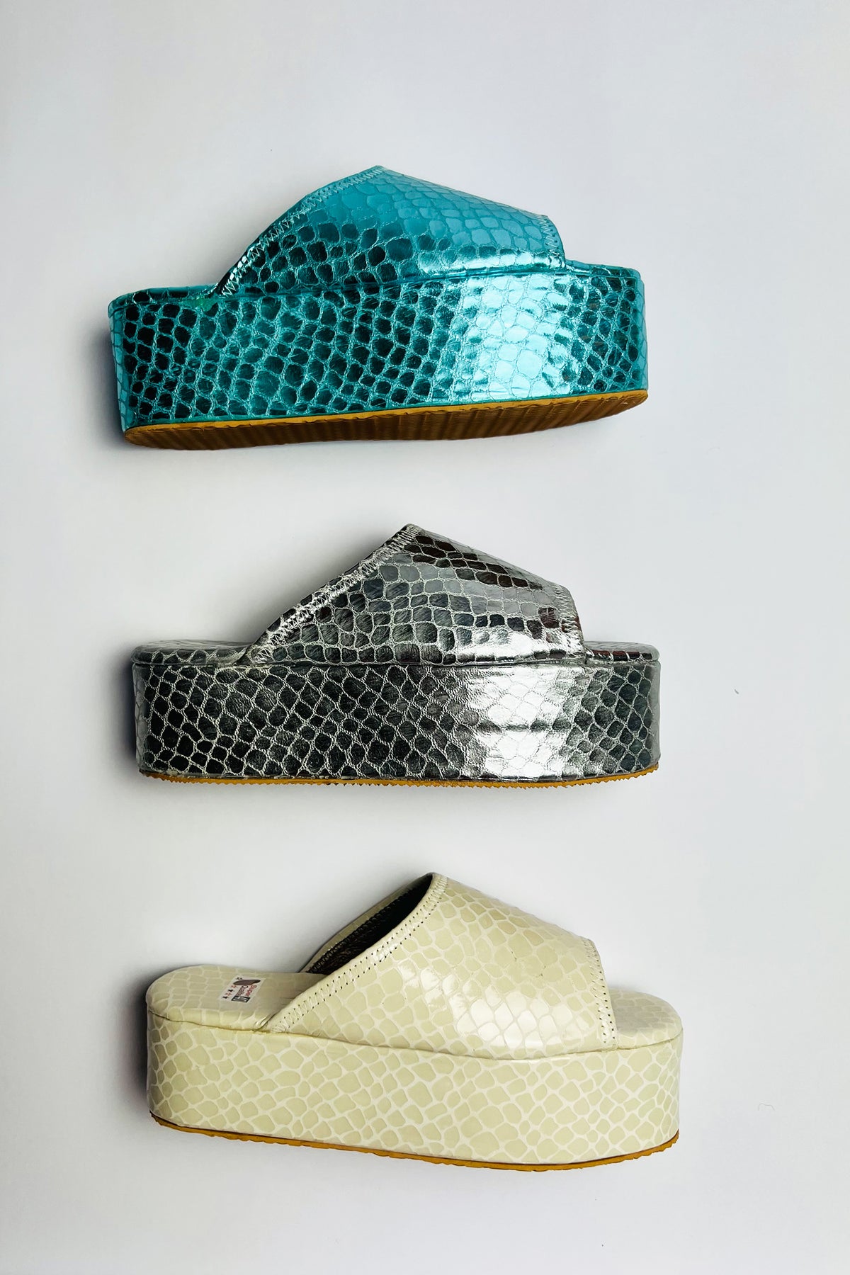 ZOUBI SHOES <br> Silver Blue, Snake effect (Leather)