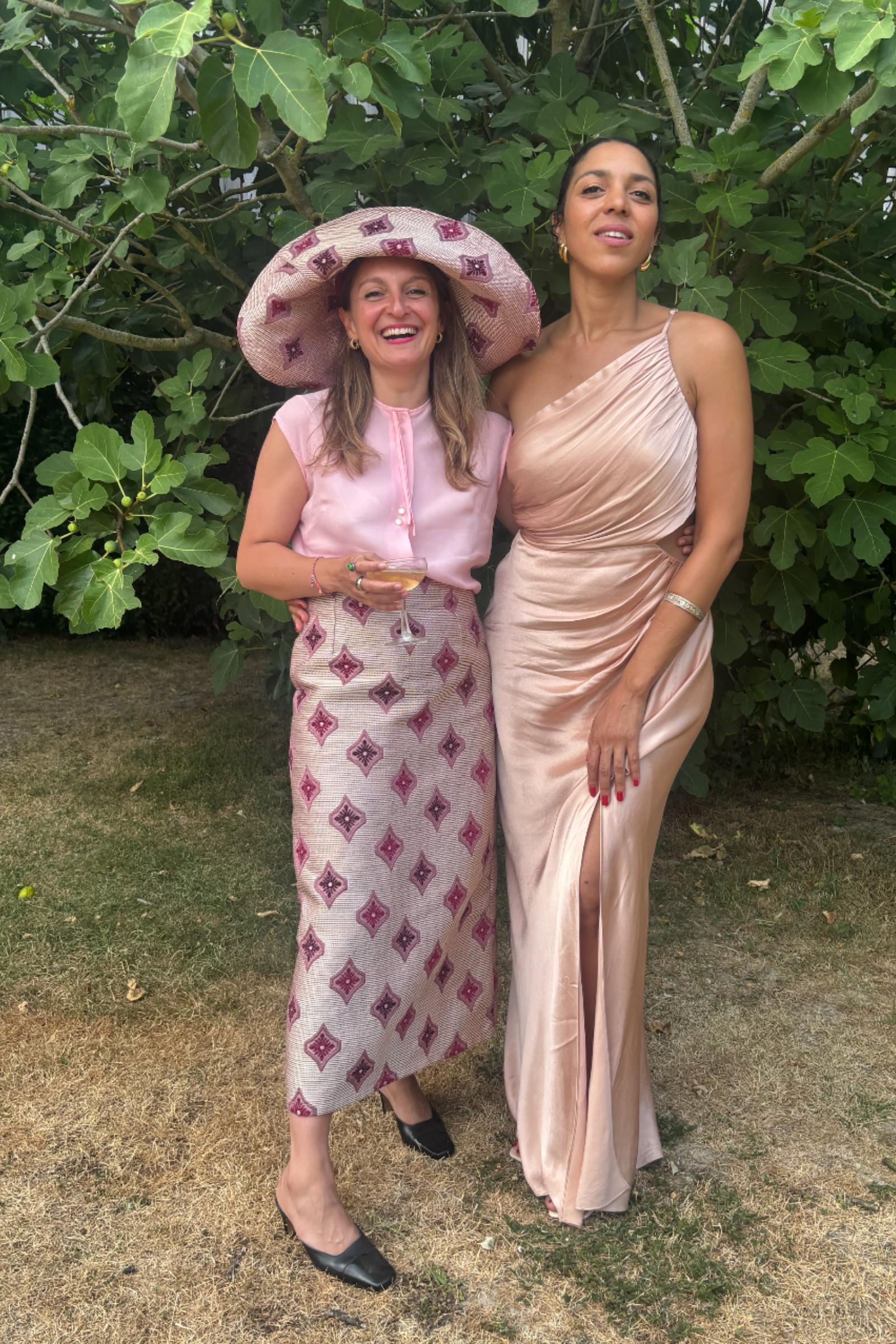GIANT HAT