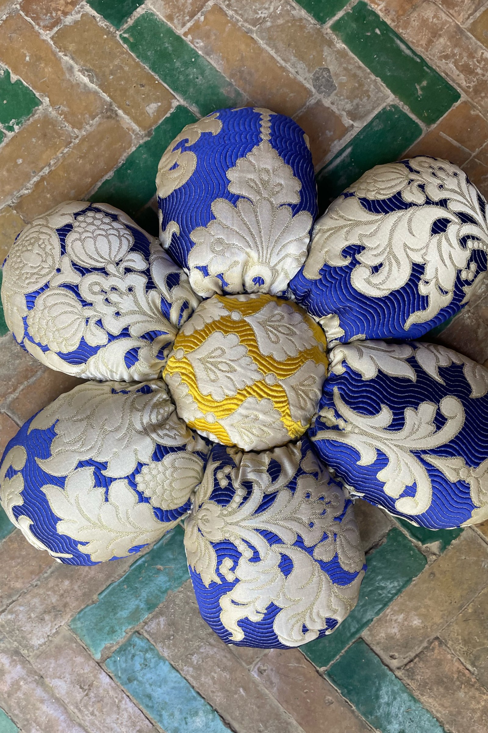 FLOWER Cushion