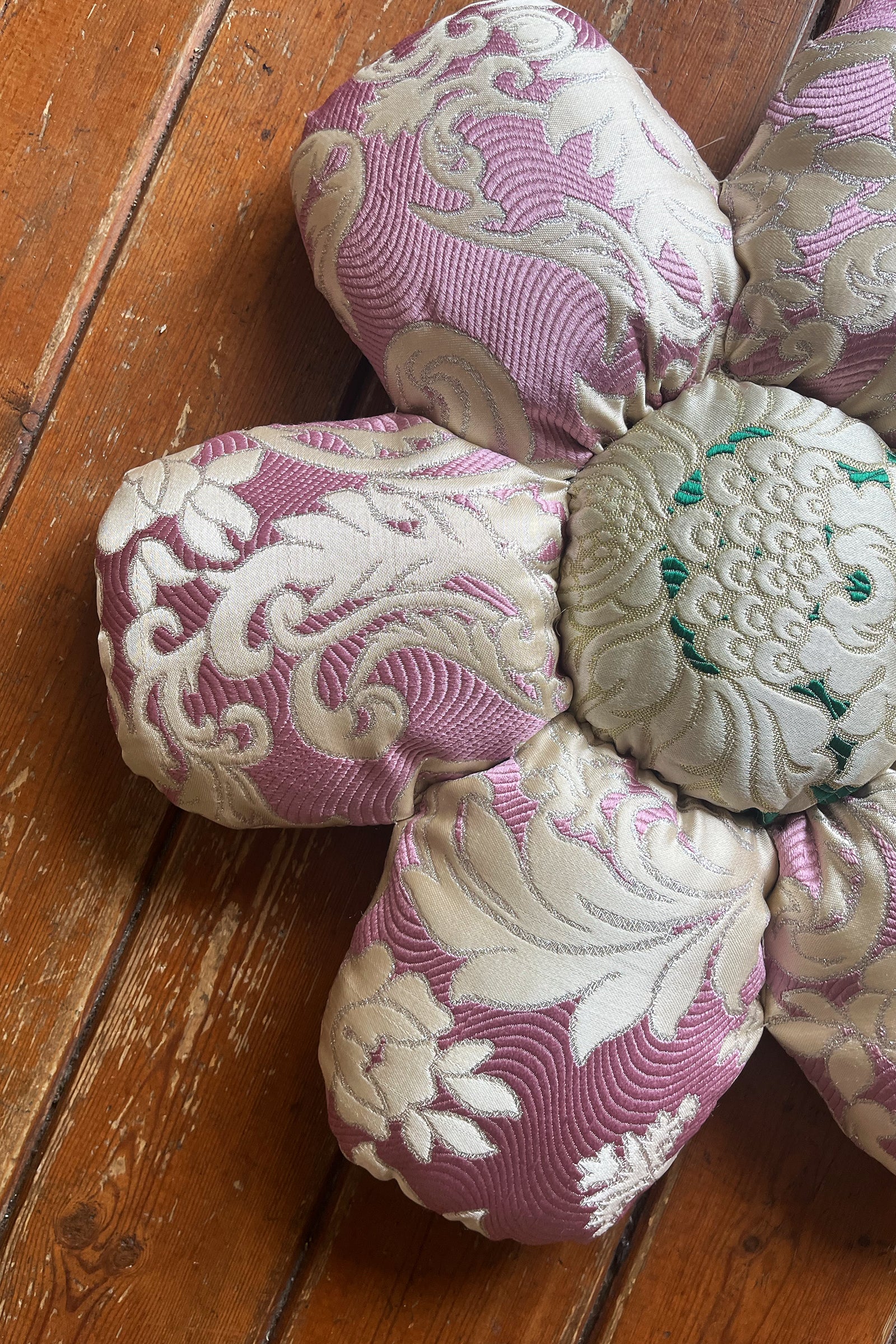 FLOWER Cushion