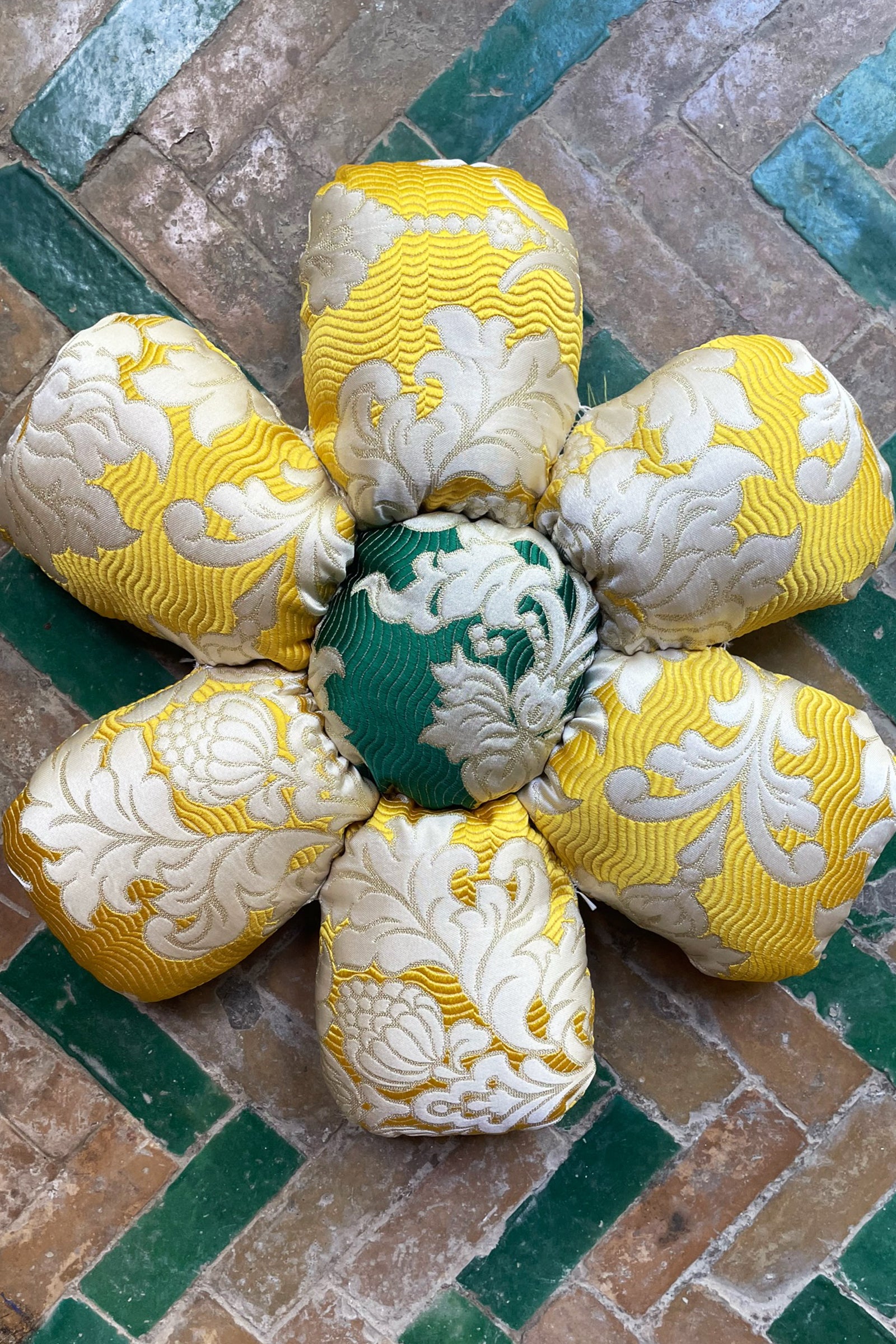 FLOWER Cushion